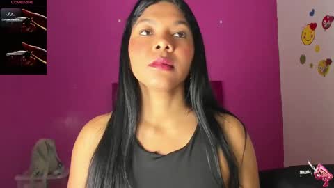 Snapshot of diora_squirt_juicy chatting on March 11, 2:43 am diora_squirt_juicy online show from March 11, 2:43 am