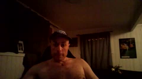 Snapshot of dirkdigglerofficial chatting on December 23, 12:52 am dirkdigglerofficial online show from December 23, 12:52 am