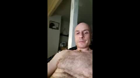 Snapshot of dirkdigglerofficial chatting on January 6, 6:50 am dirkdigglerofficial online show from January 6, 6:50 am