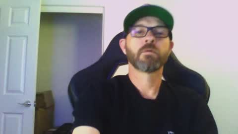 Snapshot of dirtrider15 chatting on February 17, 12:32 am dirtrider15 online show from February 17, 12:32 am