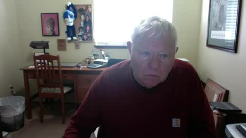 dirtrider195080438 online show from June 18, 5:06 pm