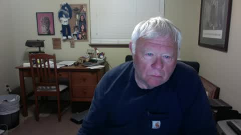 dirtrider195080438 online show from July 27, 5:25 am