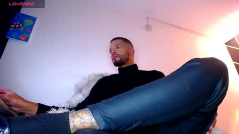 I just want to be happy online show from February 22, 3:51 am