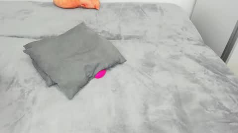 dirtycpl007 online show from April 18, 7:07 pm