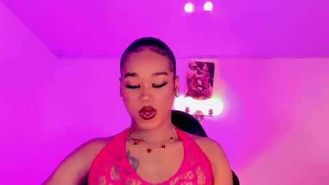 Naomy  online show from November 18, 2:54 pm