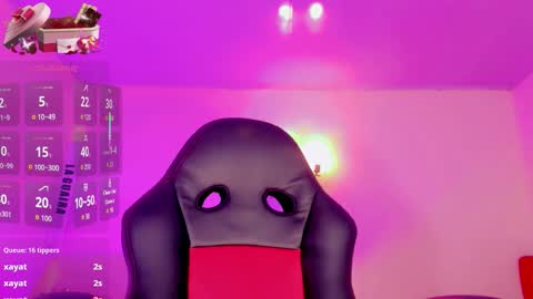 Naomy  online show from February 11, 3:11 am