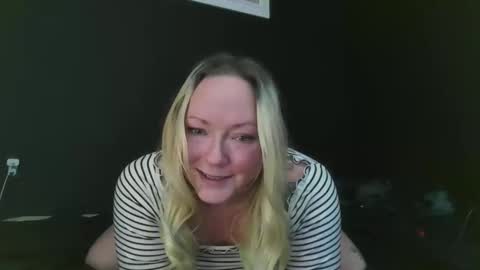 Snapshot of dirtylittlejess chatting on November 13, 5:39 am dirtylittlejess online show from November 13, 5:39 am