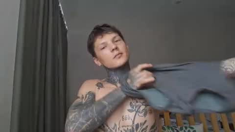 dirtymercedes online show from July 12, 4:14 am