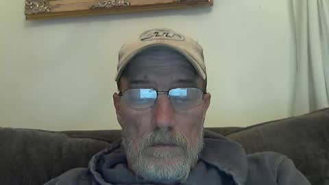 Snapshot of dirtynastyoldman chatting on March 6, 12:54 am dirtynastyoldman online show from March 6, 12:54 am