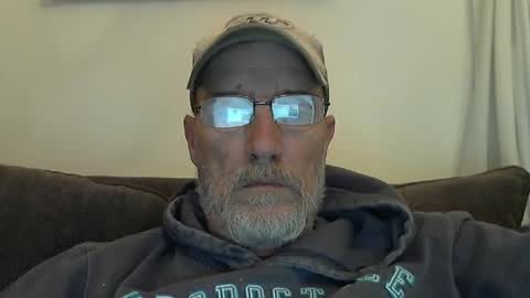 Snapshot of dirtynastyoldman chatting on March 6, 12:52 pm dirtynastyoldman online show from March 6, 12:52 pm