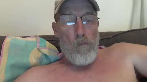 Snapshot of dirtynastyoldman chatting on September 20, 3:07 am dirtynastyoldman online show from September 20, 3:07 am