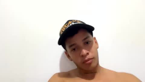 Snapshot of dirtyslimlatin chatting on November 25, 2:44 am dirtyslimlatin online show from November 25, 2:44 am