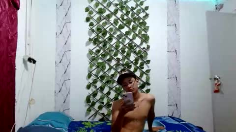 Snapshot of dirtyslimlatin chatting on December 20, 2:07 am dirtyslimlatin online show from December 20, 2:07 am