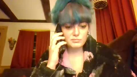 Snapshot of dirtyxhippie21 chatting on October 30, 2:35 am Crystal online show from October 30, 2:35 am