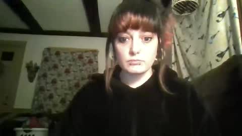 Snapshot of dirtyxhippie21 chatting on December 21, 3:35 am Crystal online show from December 21, 3:35 am