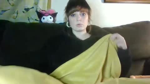 Snapshot of dirtyxhippie21 chatting on January 6, 3:32 am Crystal online show from January 6, 3:32 am