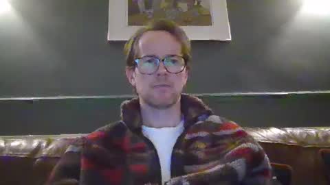 Snapshot of discovery_99 chatting on December 5, 9:17 pm discovery_99 online show from December 5, 9:17 pm