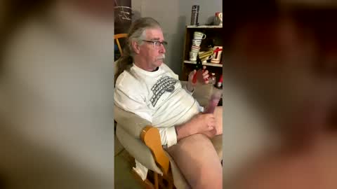 dispencer74 online show from April 1, 10:07 pm