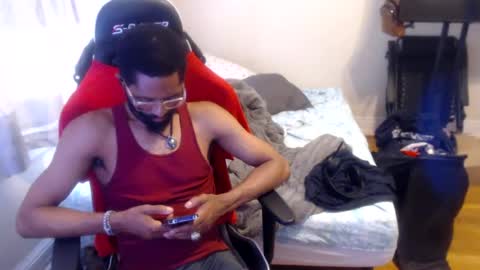 Snapshot of disr3sp3ctfully_dipp3d chatting on June 18, 4:44 pm Your Best Worst Nightmare online show from June 18, 4:44 pm