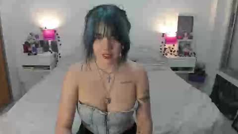 Snapshot of dissasterology chatting on November 5, 2:33 am Lena online show from November 5, 2:33 am