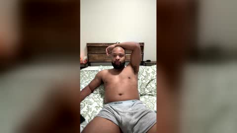 Snapshot of distantfantasydre chatting on February 1, 11:25 pm Dre online show from February 1, 11:25 pm