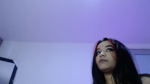 disyamil_pineda online show from May 14, 2:51 am