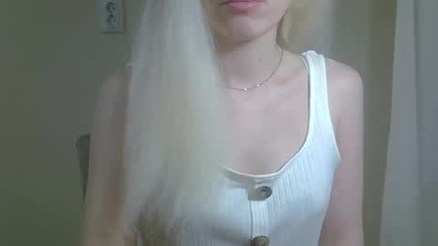 DitaMilton online show from September 26, 7:40 pm