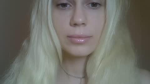 DitaMilton online show from March 15, 8:37 pm