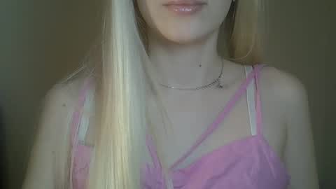 DitaMilton online show from May 14, 8:04 pm