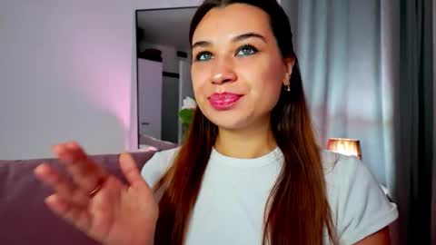 Tia online show from November 4, 3:38 am