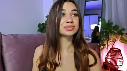 Tia online show from May 11, 6:16 pm