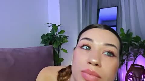 Tia online show from May 13, 6:49 pm