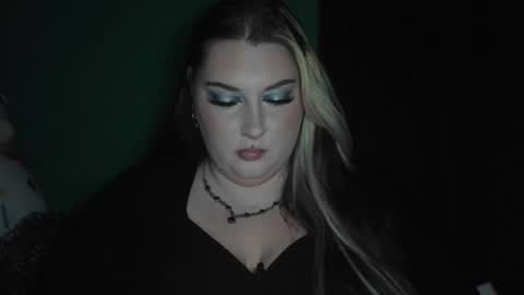 Snapshot of divinedahliaxo chatting on March 11, 3:26 am divinedahliaxo online show from March 11, 3:26 am