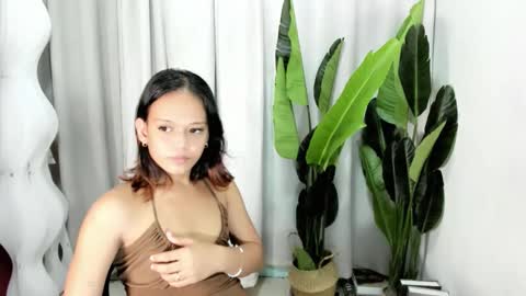 Snapshot of divinegoddness chatting on March 17, 6:50 am Crystal mae online show from March 17, 6:50 am