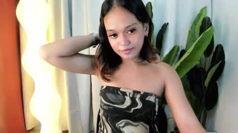 Snapshot of divinegoddness chatting on March 21, 11:30 pm Crystal mae online show from March 21, 11:30 pm