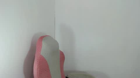 Crystal mae online show from May 3, 1:39 pm