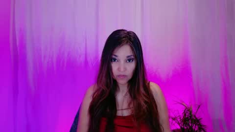 Snapshot of divinelynn chatting on January 24, 5:11 pm DivineLynn online show from January 24, 5:11 pm