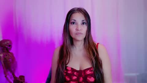 Snapshot of divinelynn chatting on February 4, 3:57 pm DivineLynn online show from February 4, 3:57 pm