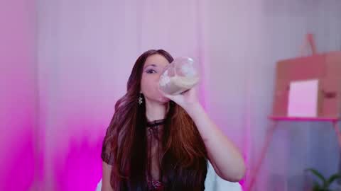 Snapshot of divinelynn chatting on February 22, 3:25 pm DivineLynn online show from February 22, 3:25 pm