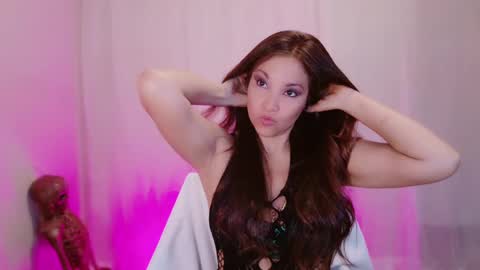 Snapshot of divinelynn chatting on March 10, 6:01 pm DivineLynn online show from March 10, 6:01 pm