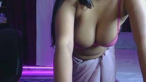 divyakhan online show from December 24, 5:05 am