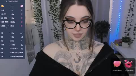 Snapshot of dixipixi_ chatting on April 30, 5:47 am dixipixi_ online show from April 30, 5:47 am