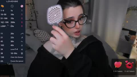 Snapshot of dixipixi_ chatting on May 13, 5:38 am dixipixi_ online show from May 13, 5:38 am