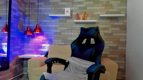 Snapshot of dixypalmer chatting on October 10, 8:08 pm DixyPalmer online show from October 10, 8:08 pm