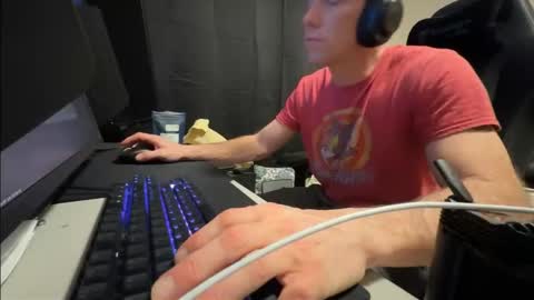 Snapshot of dizzyash chatting on February 8, 2:48 am Hansel and Gretle online show from February 8, 2:48 am