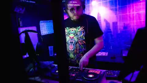 Adrian Arturo online show from January 18, 2:03 am