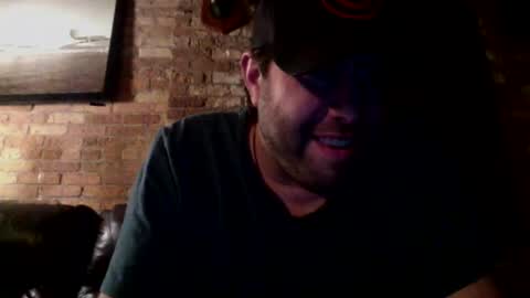 Snapshot of dj_chaterbate chatting on January 31, 2:37 am DJ Chaterbate online show from January 31, 2:37 am