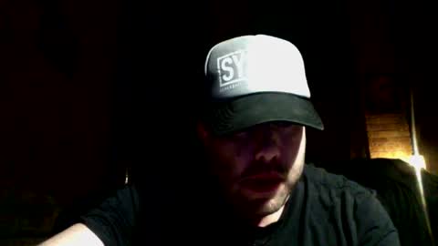 Snapshot of dj_chaterbate chatting on March 9, 4:05 am DJ Chaterbate online show from March 9, 4:05 am