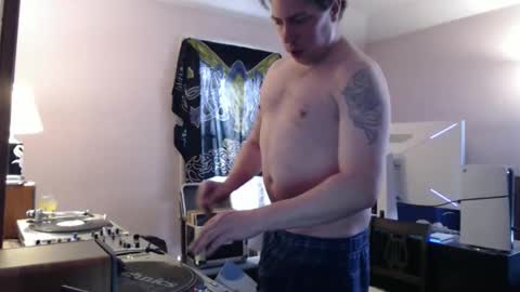 Snapshot of dj_sublime chatting on April 1, 5:21 pm dj_sublime online show from April 1, 5:21 pm