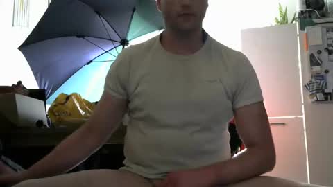 Snapshot of dj_ziggo chatting on April 12, 12:54 pm dj_ziggo online show from April 12, 12:54 pm